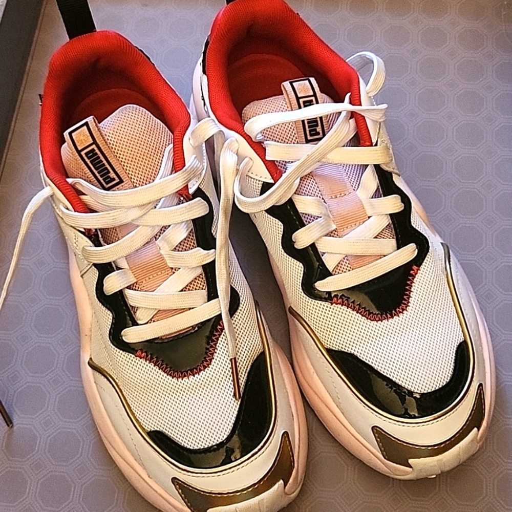 Puma Sneakers